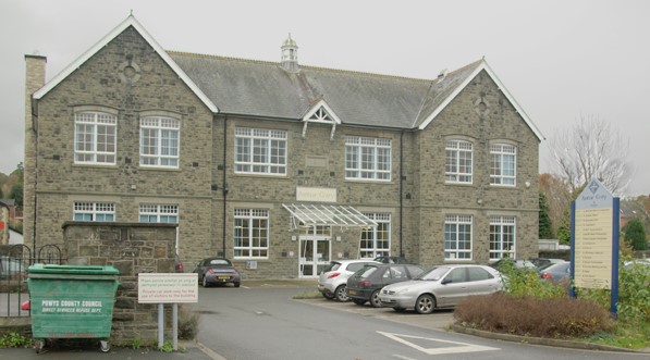 Llyfrgell Llanfair-ym-Muallt