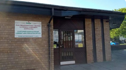 Llyfrgell Ystradgynlais